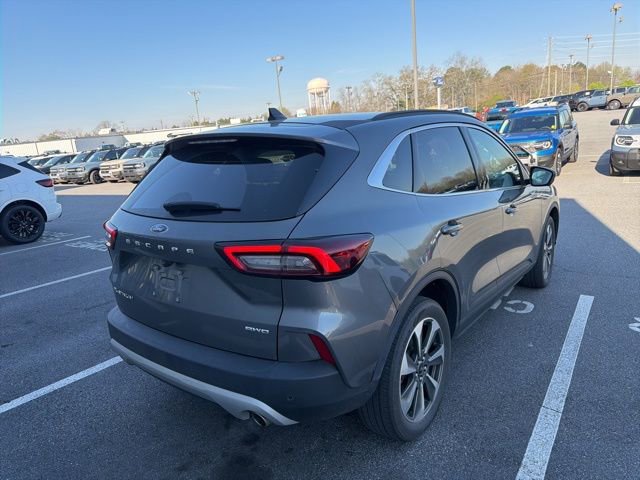 Used 2023 Ford Escape Platinum image 3