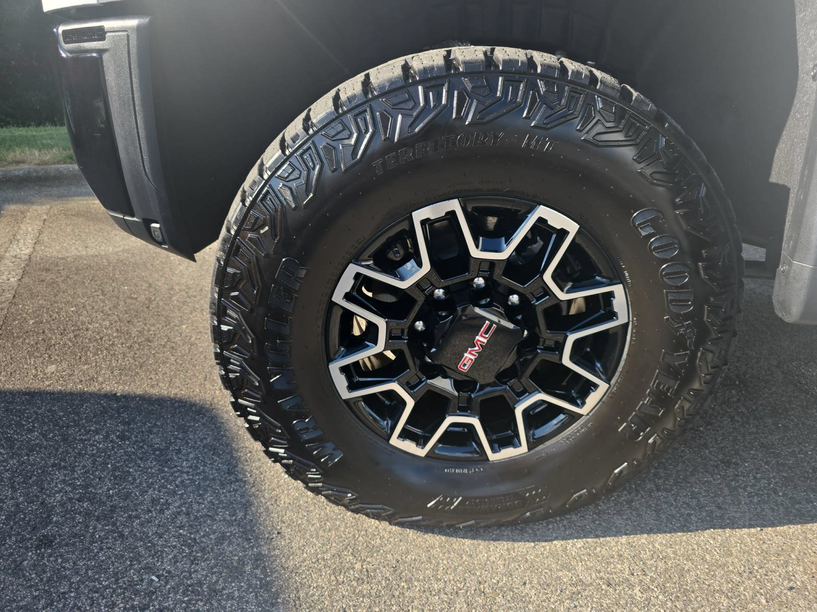 Used 2026 GMC Sierra 2500 AT4X AWD/4WD image 32