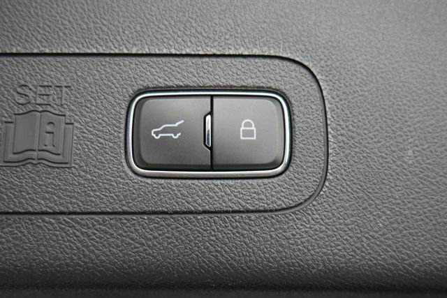 Used 2022 Lincoln Aviator Reserve w/ Equipment Group 201A image 12