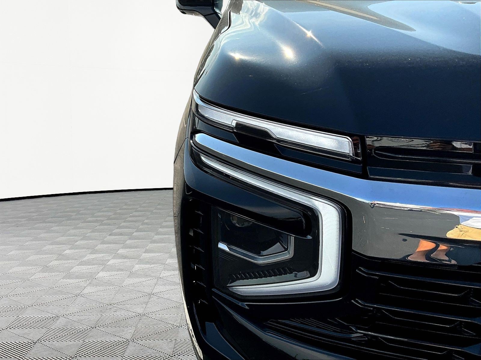 New 2026 Chevrolet Suburban LS w/ LPO, Dark Essentials Package AWD/4WD image 8
