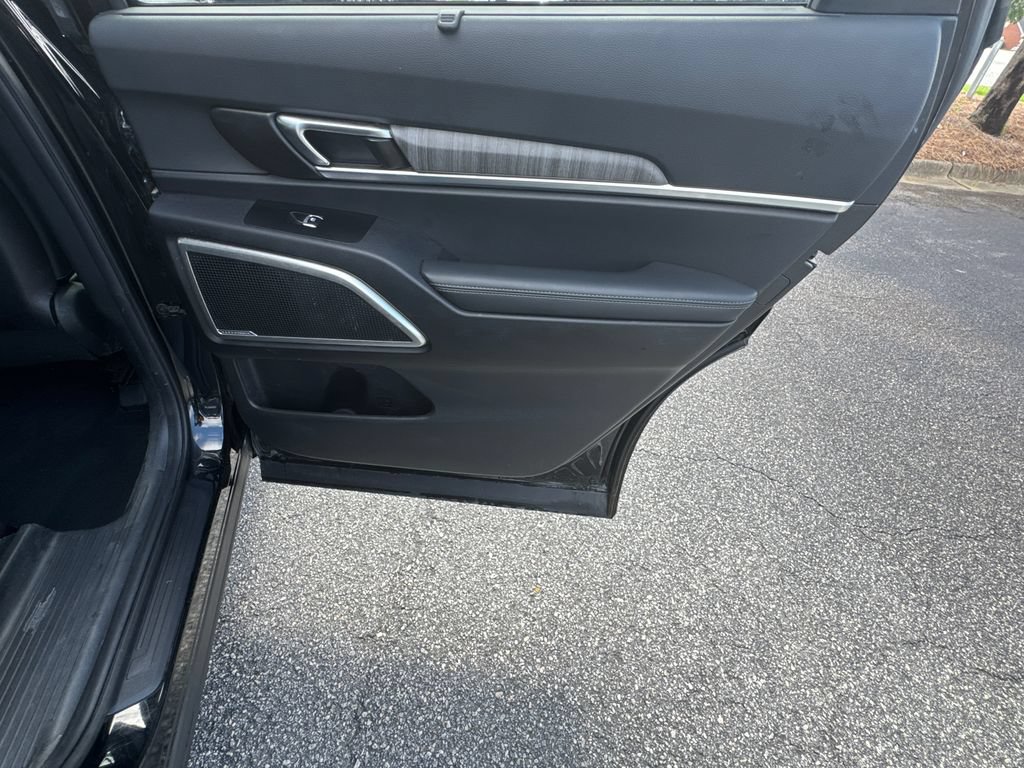 Certified 2024 Kia Telluride EX w/ EX Captain's Chair Package FWD image 16