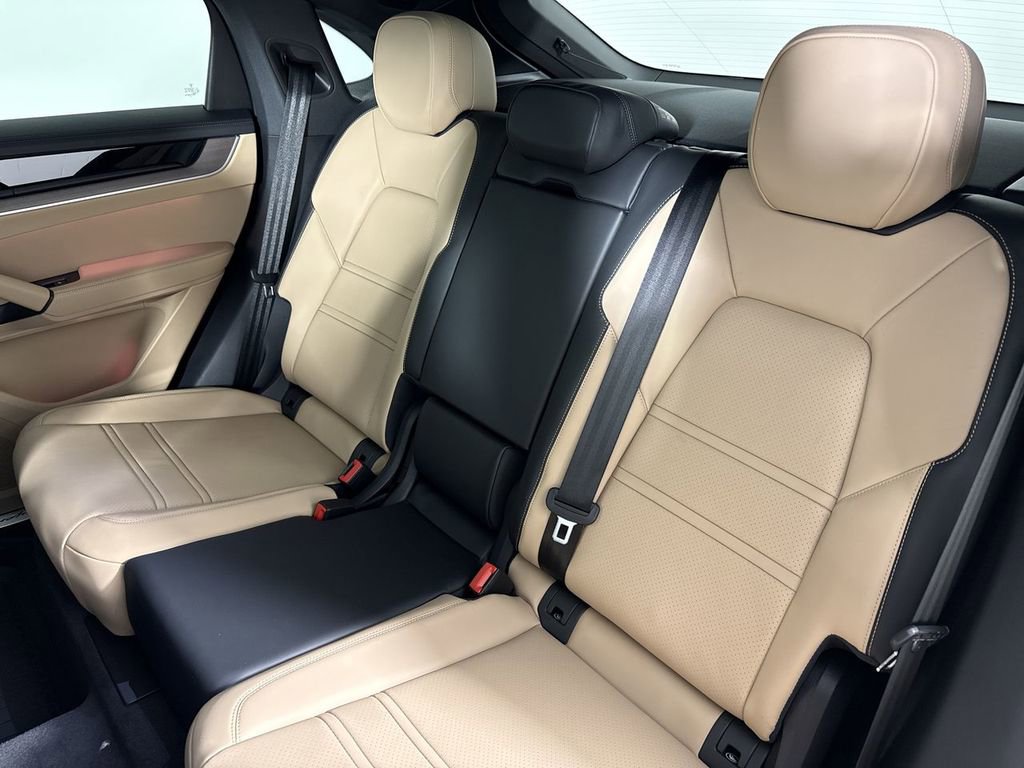 New 2026 Porsche Cayenne image 22