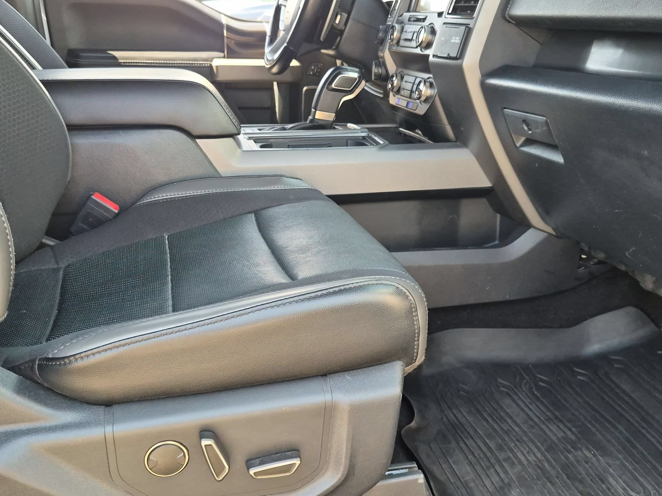 Used 2020 Ford F150 Raptor w/ Equipment Group 802A Luxury AWD/4WD image 26