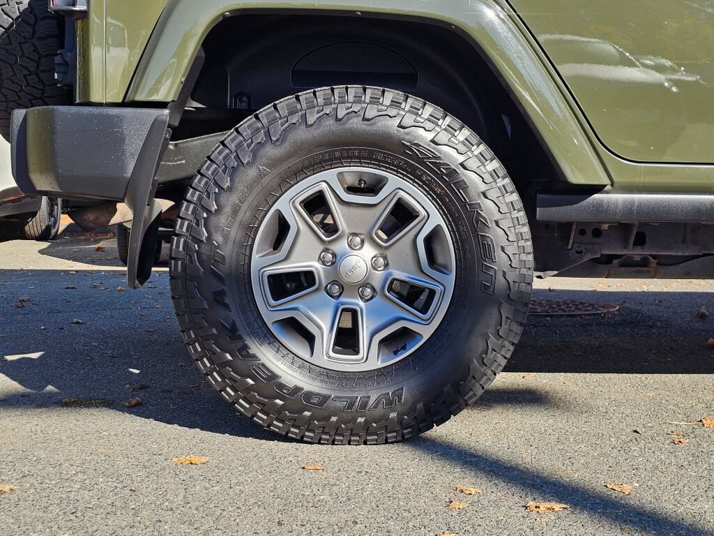 Used 2015 Jeep Wrangler Unlimited Rubicon AWD/4WD image 32