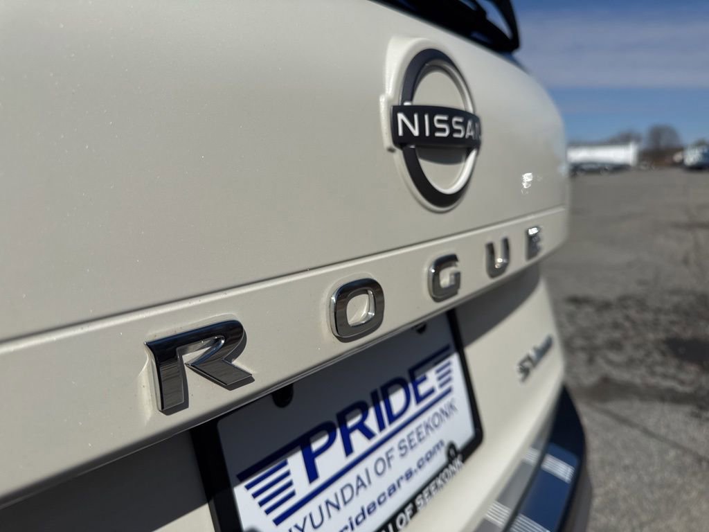 Used 2023 Nissan Rogue SV AWD/4WD image 13