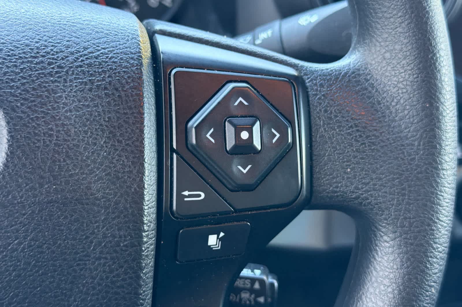 Used 2022 Toyota Tacoma SR AWD/4WD image 24