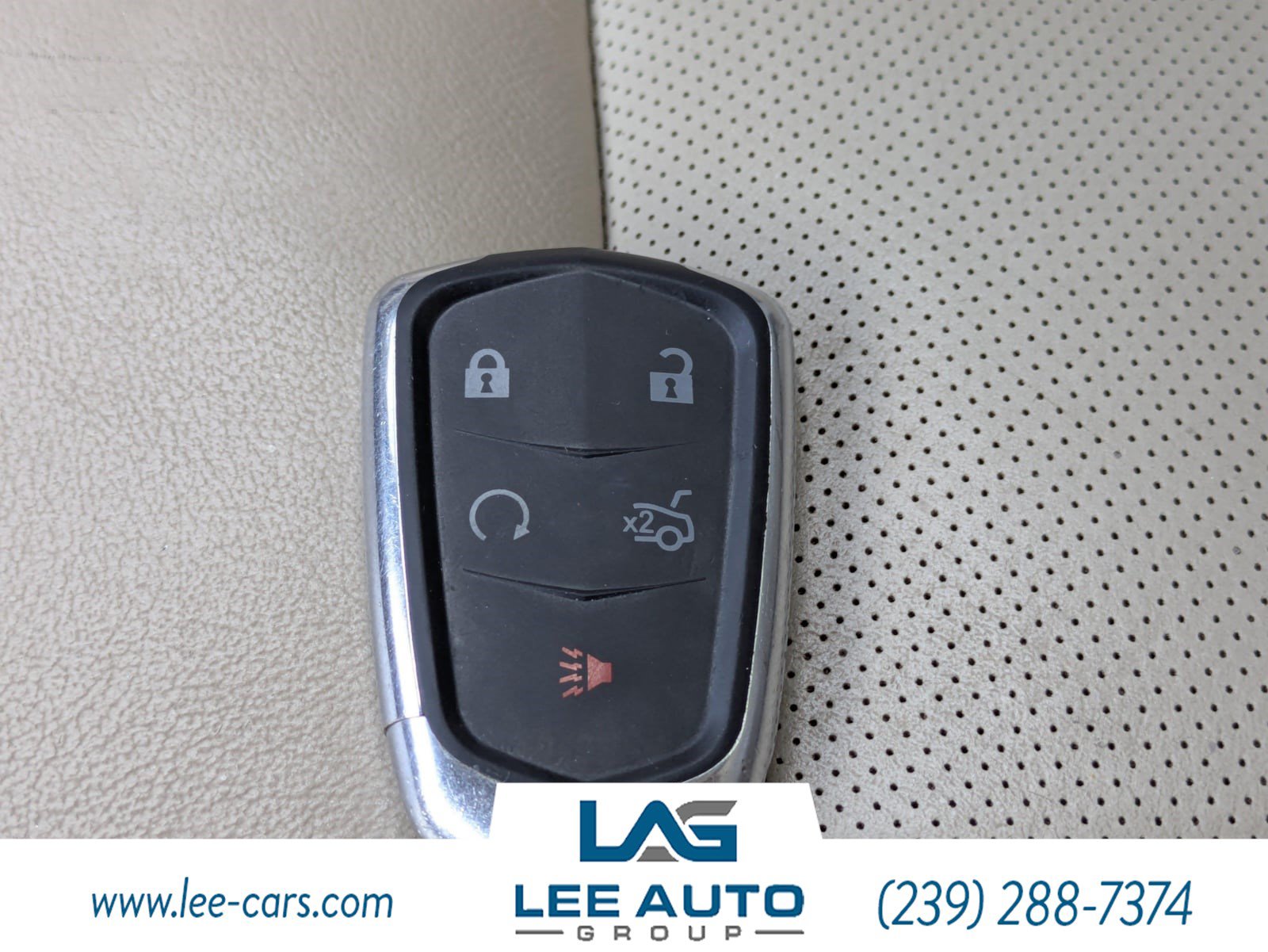 Used 2015 Cadillac SRX Luxury w/ Driver Awareness Package FWD image 29