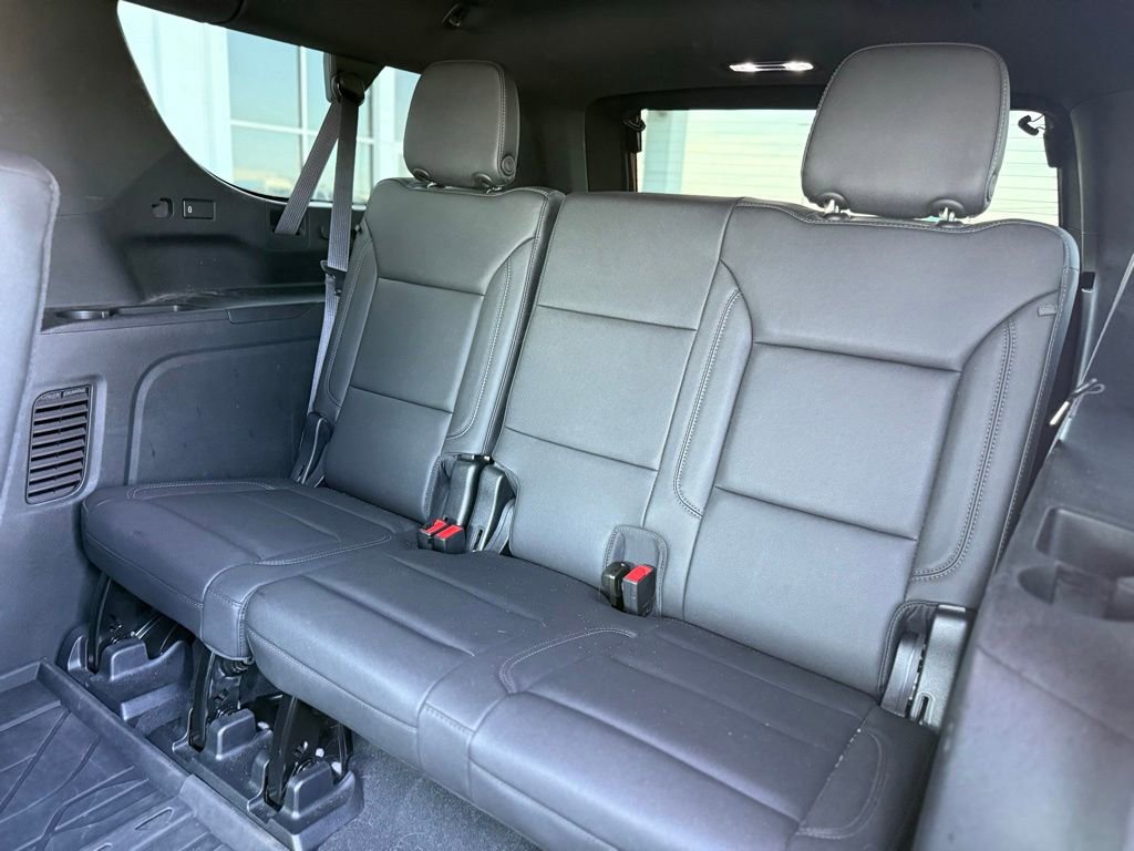 Used 2022 Chevrolet Suburban LT w/ Luxury Package AWD/4WD image 30