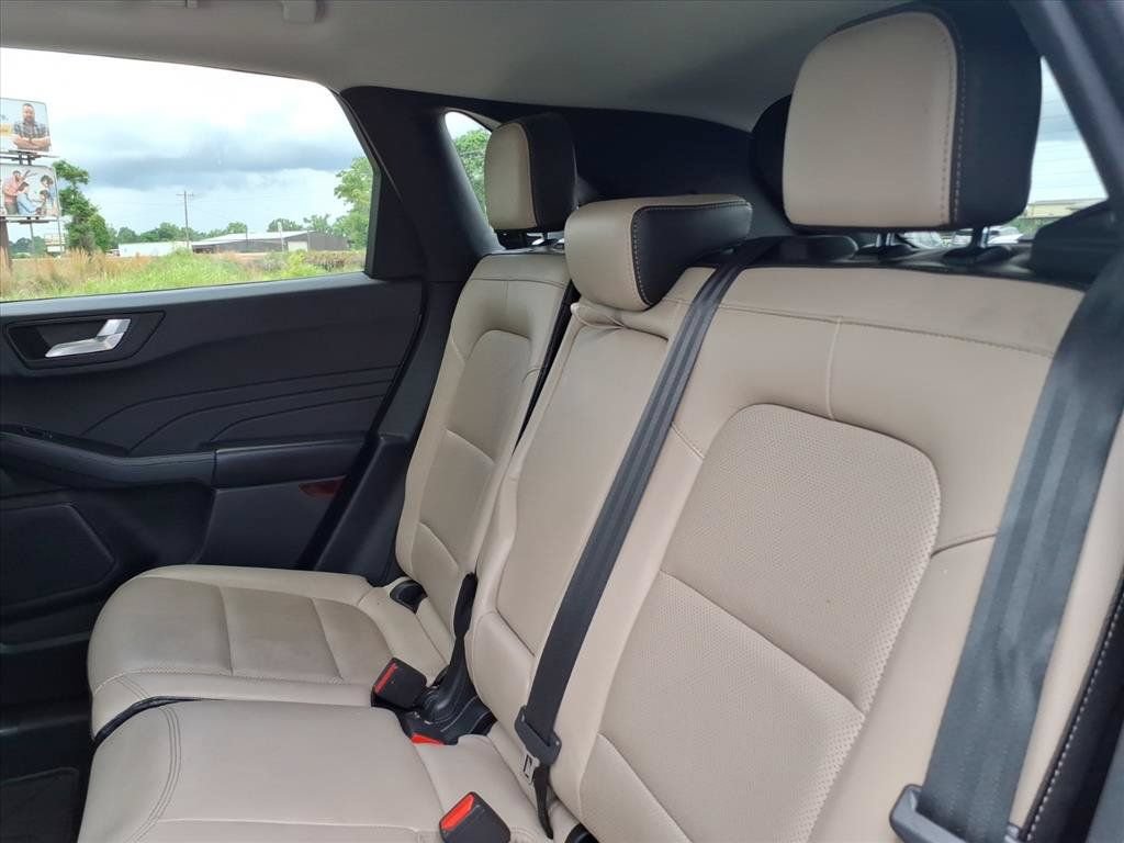 Used 2022 Ford Escape SEL FWD image 12