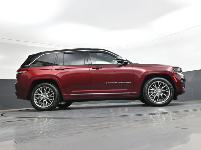 Used 2024 Jeep Grand Cherokee Summit AWD/4WD image 33