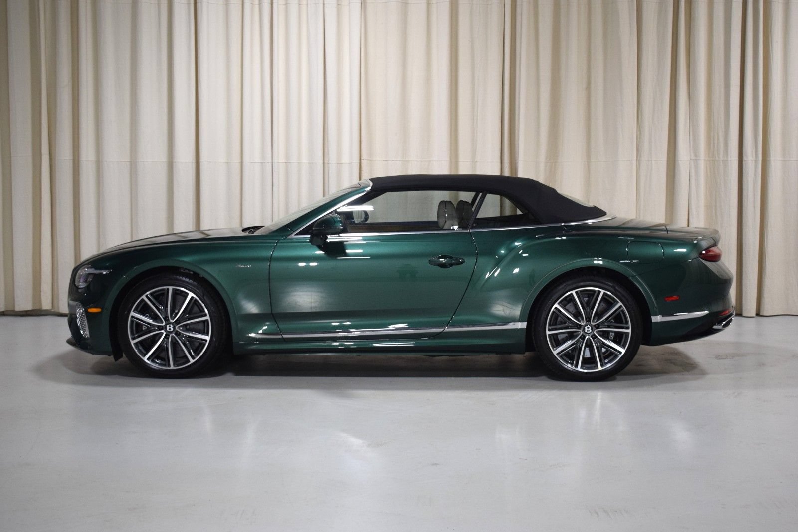 New 2026 Bentley Continental GTC AWD/4WD image 16