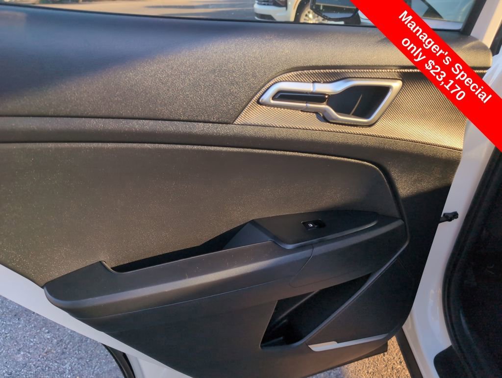 Used 2023 Kia Sportage LX image 10