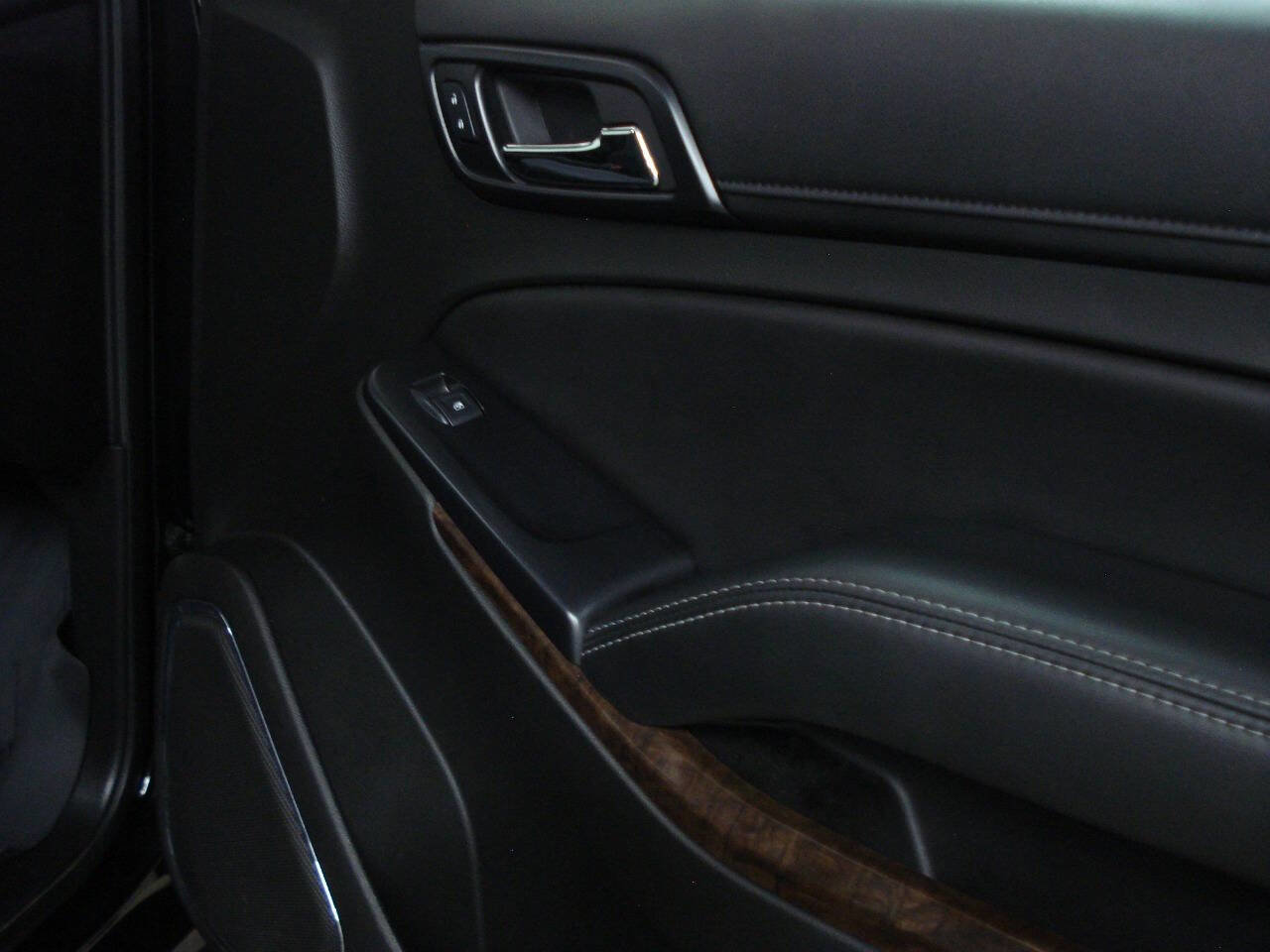 Used 2018 Chevrolet Tahoe LS w/ Max Trailering Package image 36