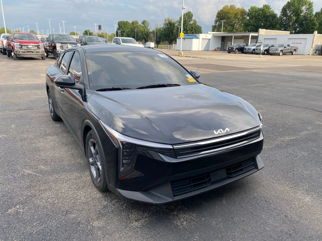 Used 2025 Kia K4 FWD image 1