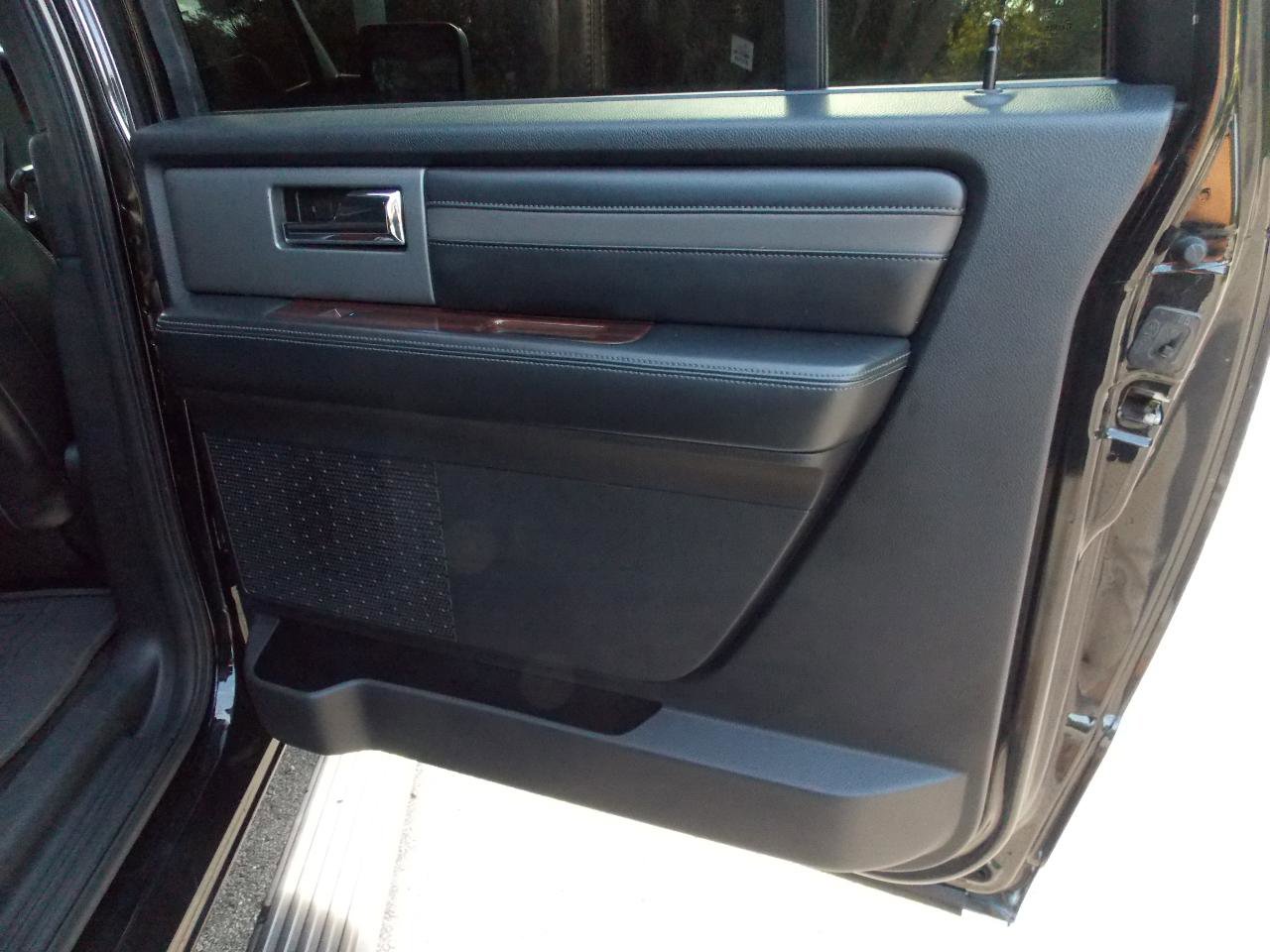 Used 2016 Ford Expedition EL Platinum image 22