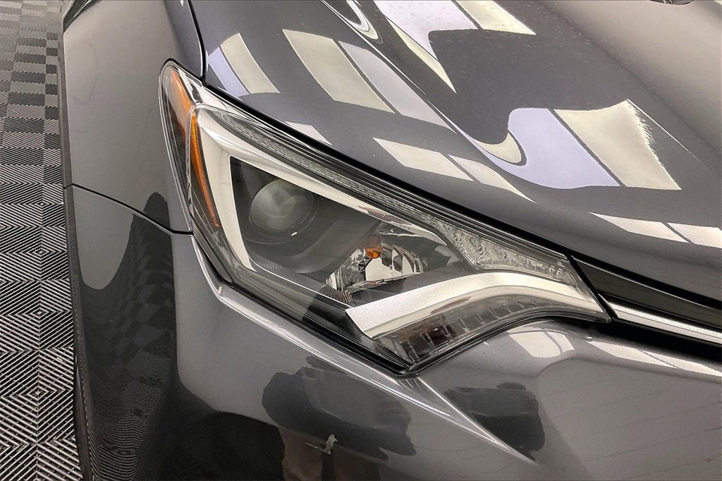Used 2016 Toyota RAV4 LE image 24
