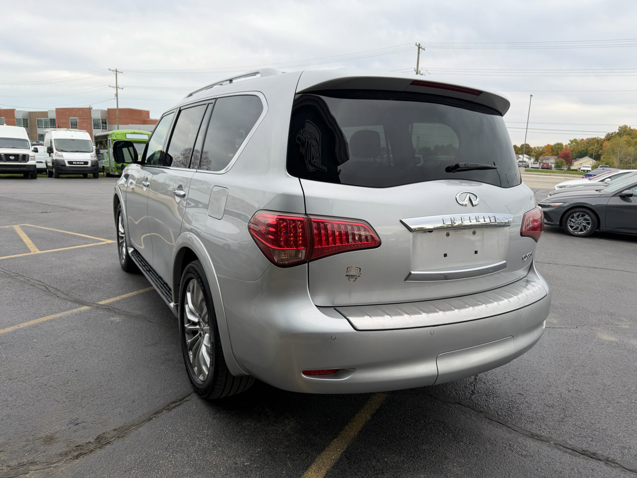 Used 2016 INFINITI QX80 Limited image 5