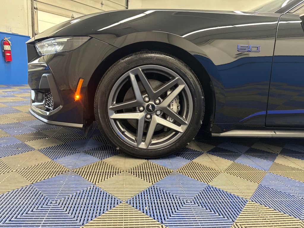 Used 2025 Ford Mustang GT Premium RWD image 34