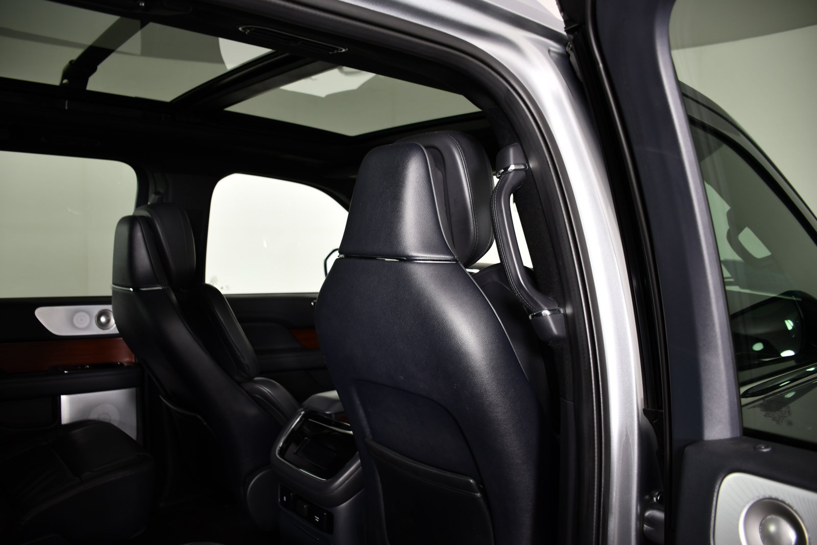 Used 2023 Lincoln Navigator L Reserve AWD/4WD image 49