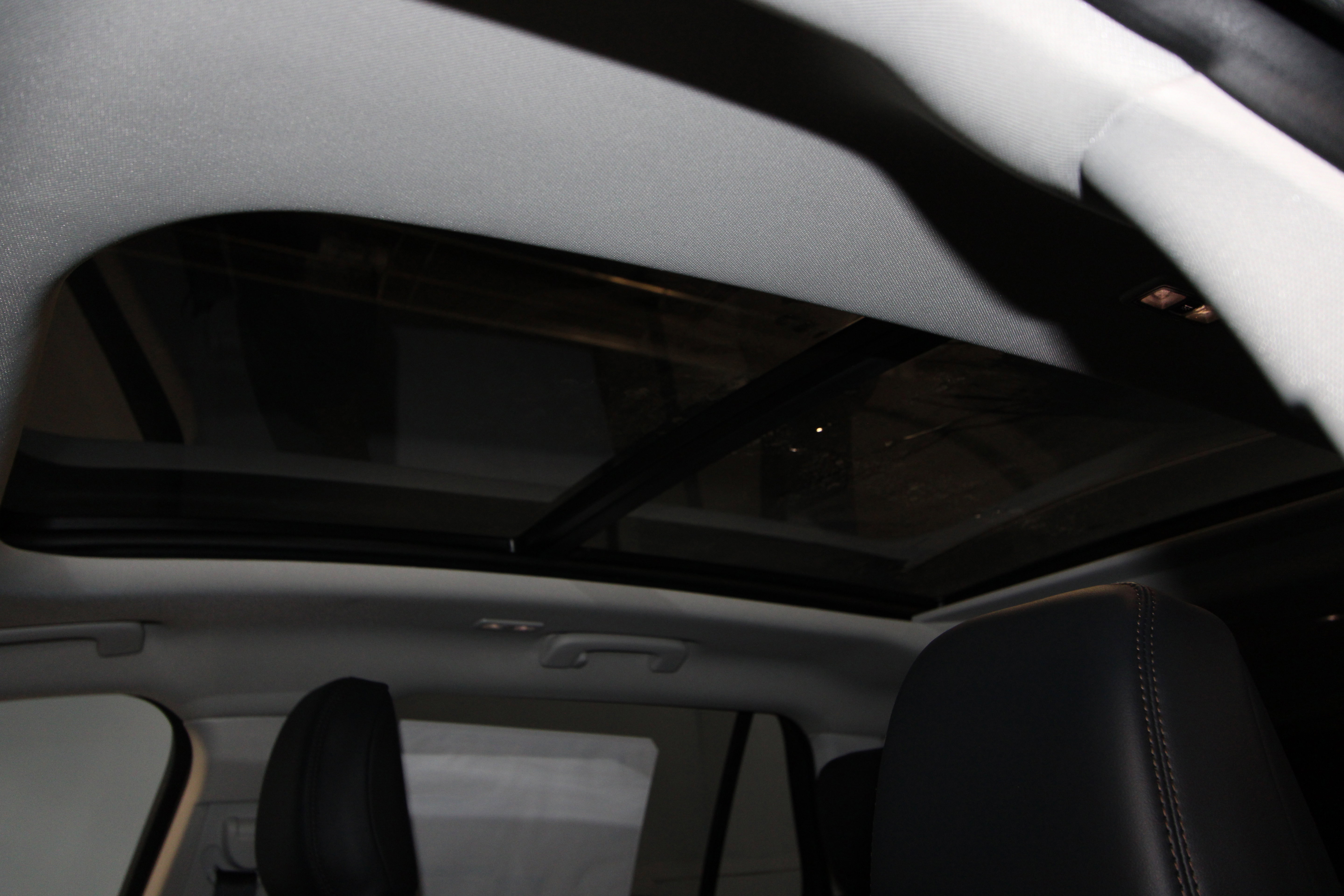 New 2026 Lincoln Aviator AWD w/ Jet Appearance Package image 17