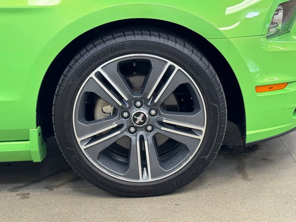 Used 2014 Ford Mustang Coupe w/ V6 Performance Package RWD image 4