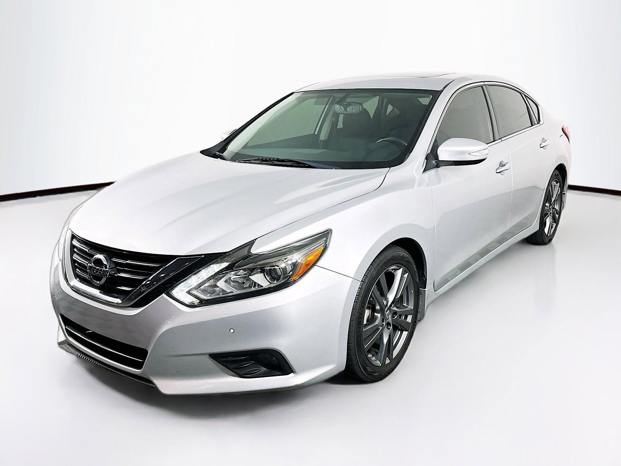 Used 2018 Nissan Altima 3.5 SL FWD image 3