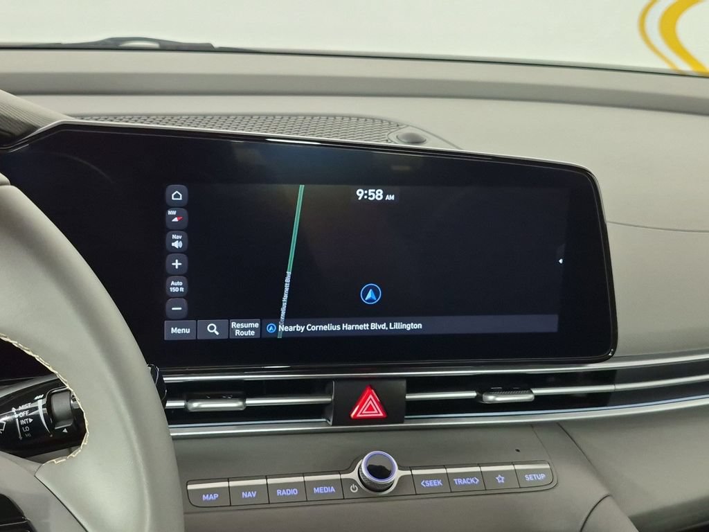Used 2025 Hyundai Elantra SEL FWD image 26