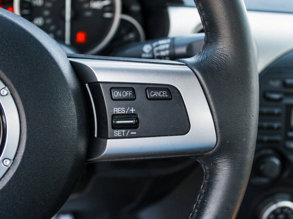 Used 2010 MAZDA MX-5 Miata Grand Touring w/ Premium Pkg RWD image 12