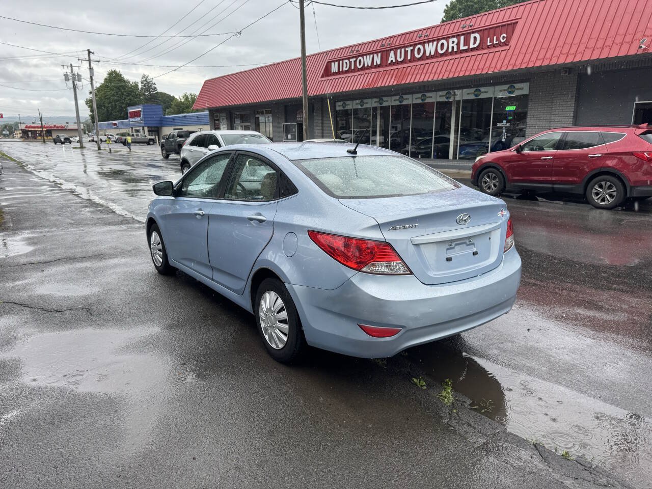 Used 2012 Hyundai Accent GLS FWD image 6