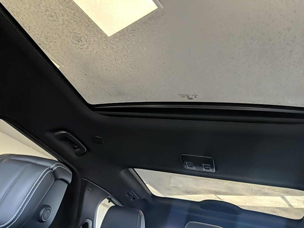 Used 2023 Land Rover Discovery HSE R-Dynamic image 33