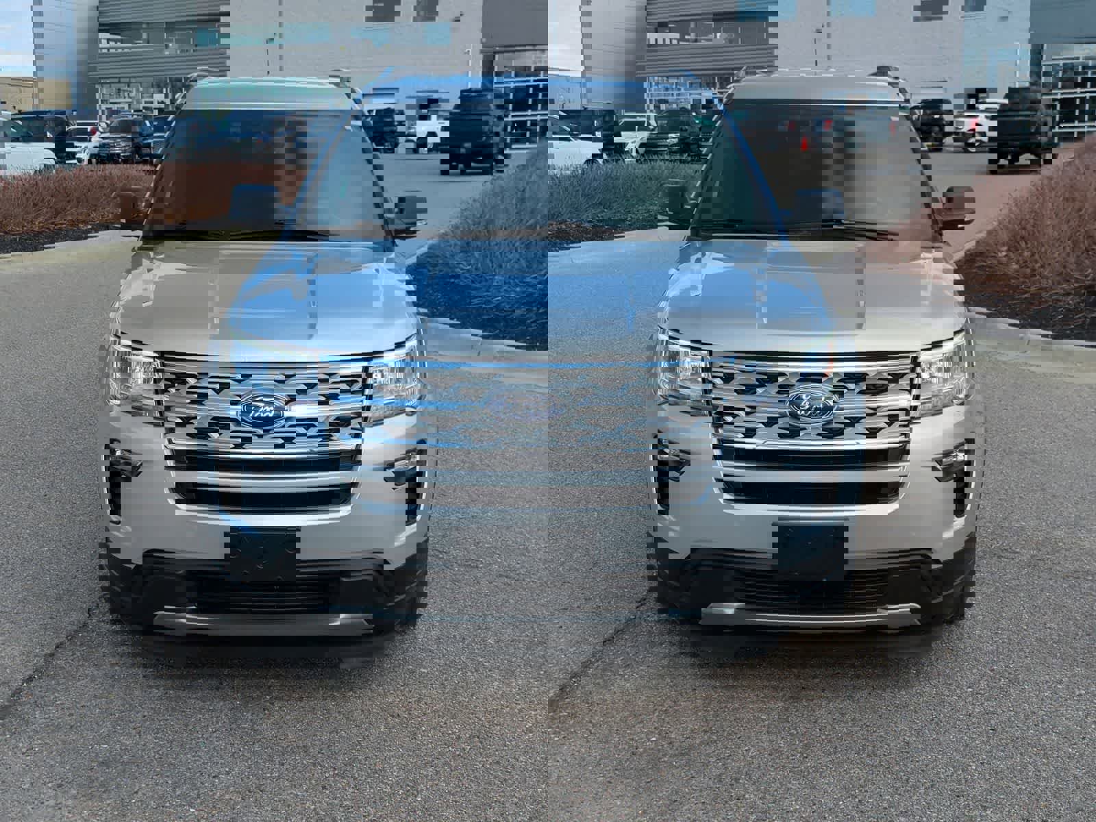 Used 2019 Ford Explorer XLT w/ Equipment Group 201A image 3