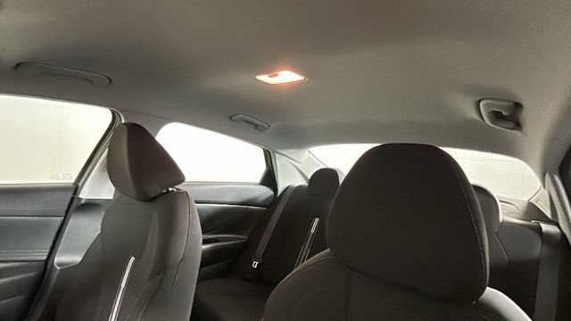 Used 2024 Hyundai Elantra SEL FWD image 12