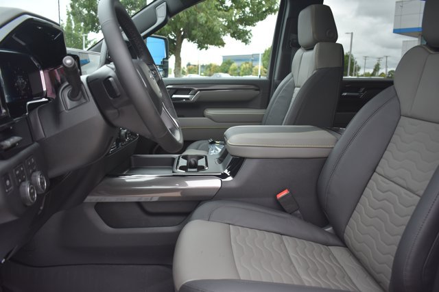 New 2026 Chevrolet Silverado 2500 ZR2 w/ LPO, Dark Essentials Package AWD/4WD image 15