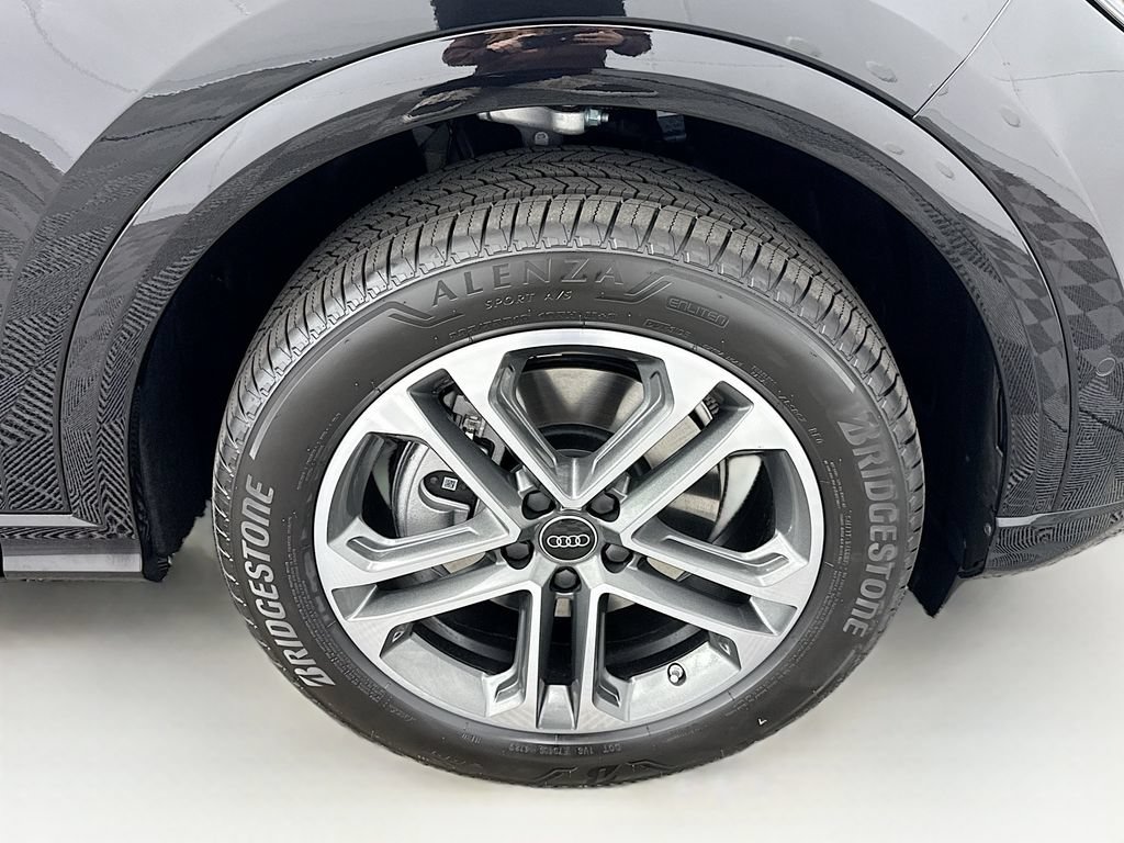 Used 2025 Audi Q5 Premium AWD/4WD image 33