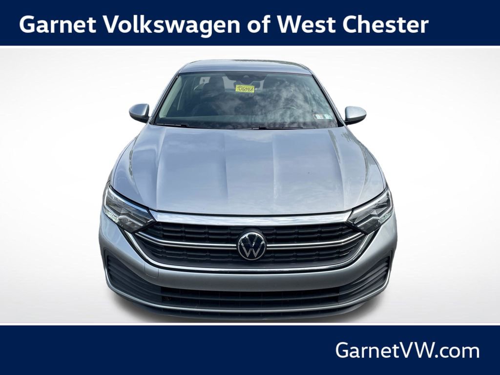 Certified 2023 Volkswagen Jetta SE FWD image 8