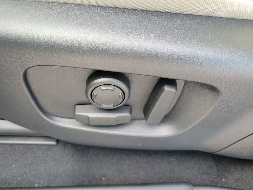 New 2025 Land Rover Discovery Sport S AWD/4WD image 14