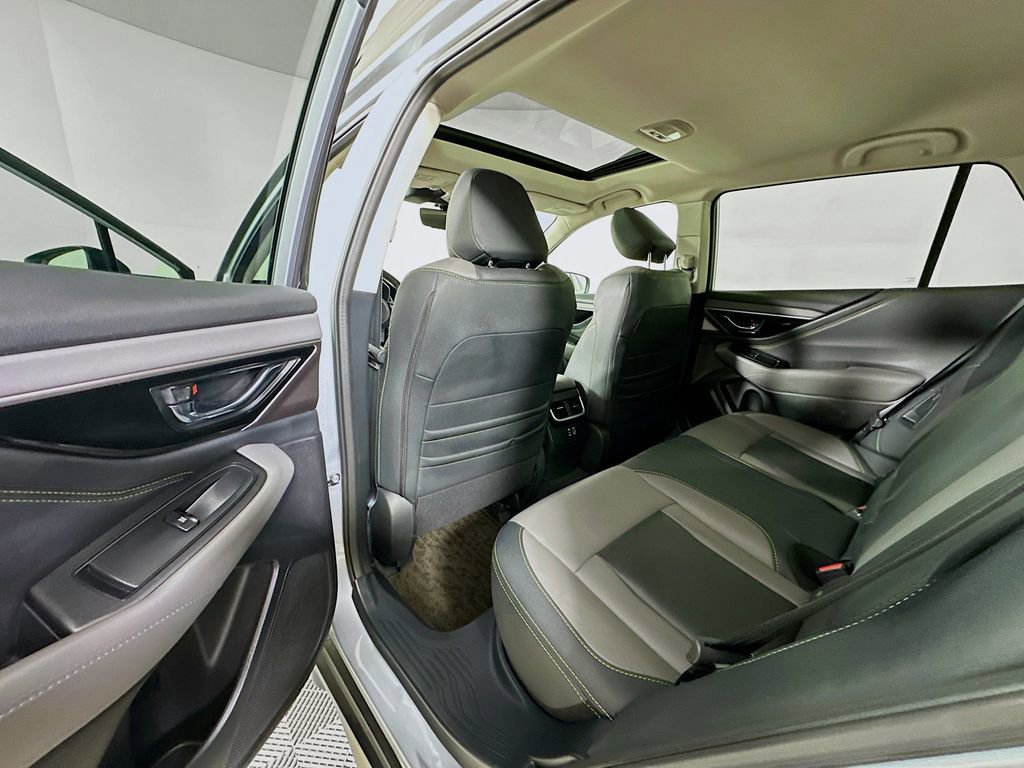 Used 2025 Subaru Outback Onyx Edition image 17