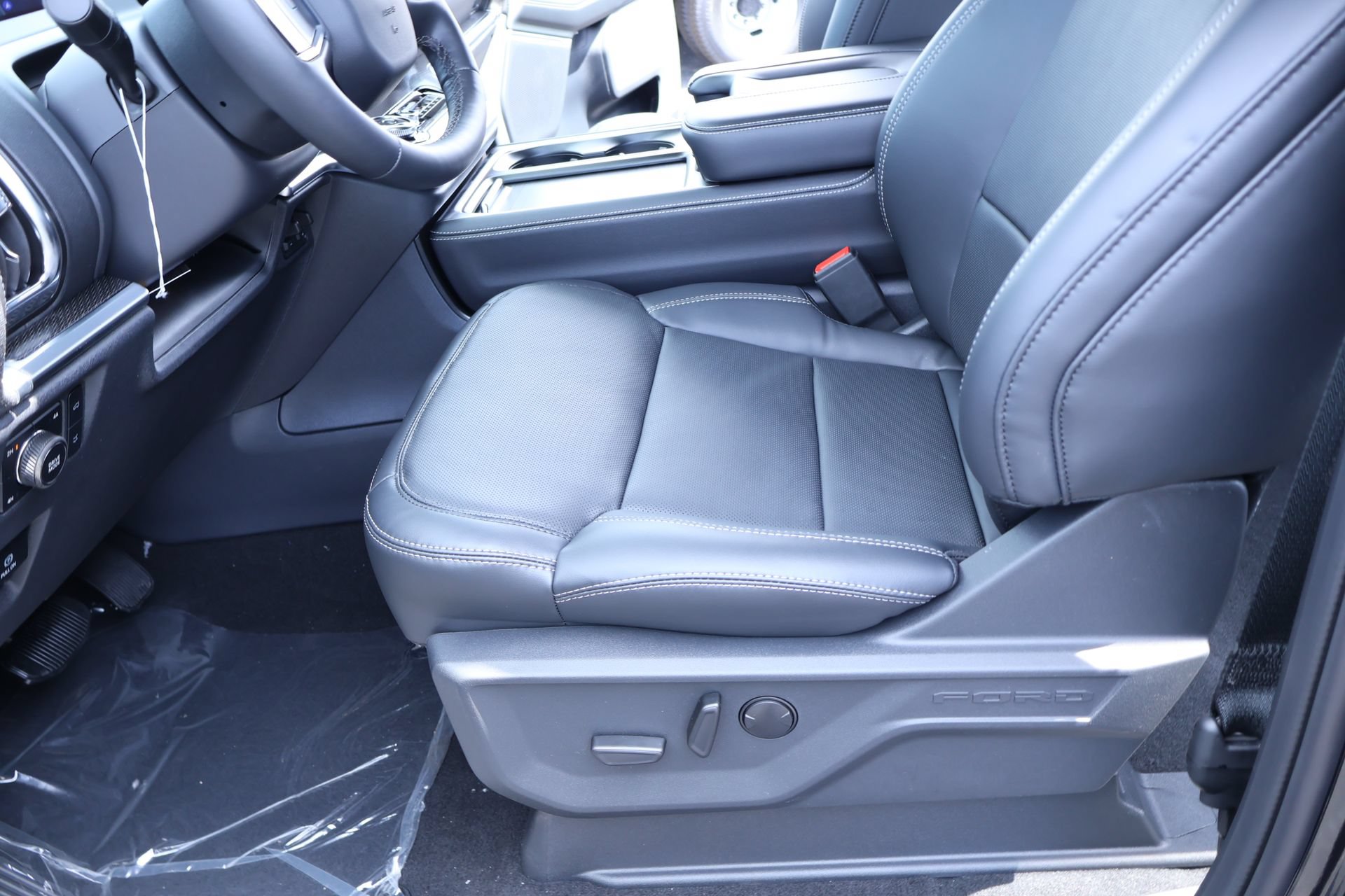 New 2026 Ford Expedition Max Platinum w/ Stealth Appearance Package AWD/4WD image 11