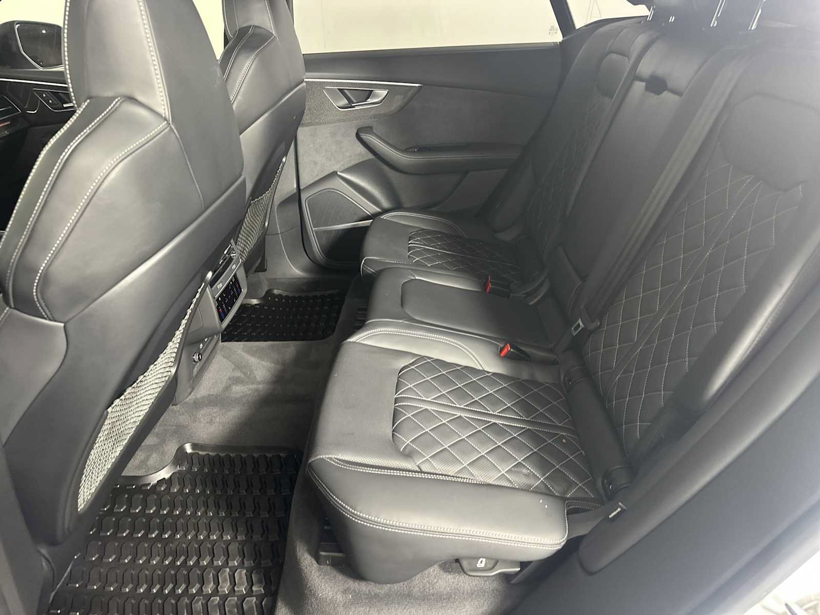 Used 2023 Audi SQ8 Prestige AWD/4WD image 22