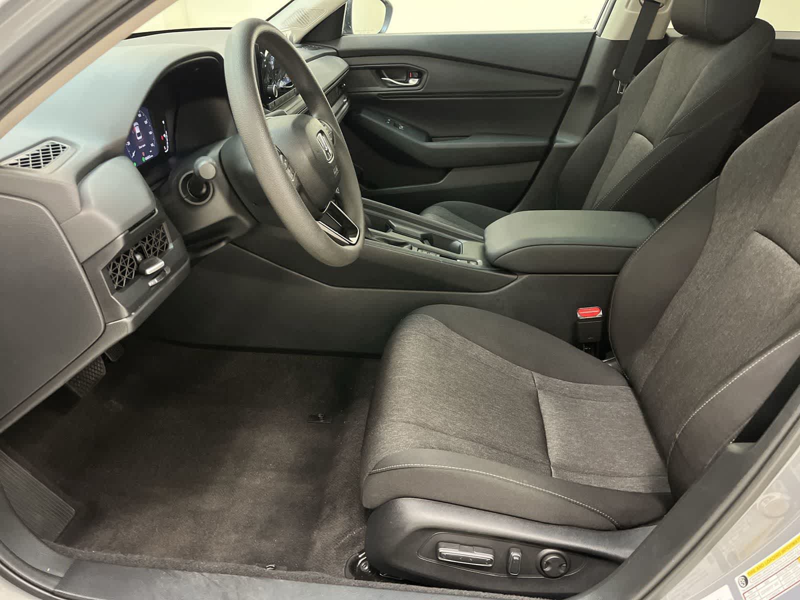 Certified 2025 Honda Accord SE image 19