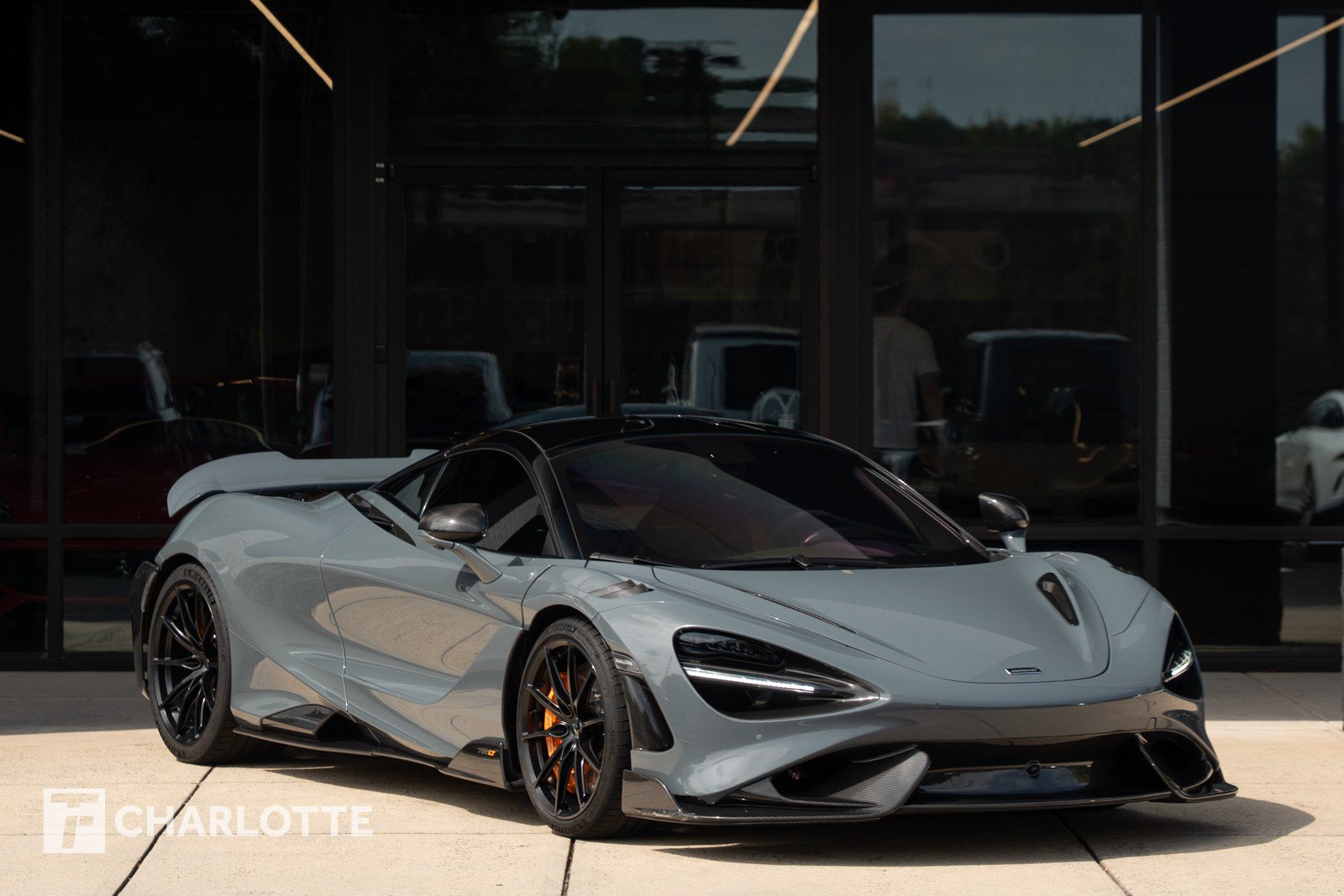 Used 2021 McLaren 765LT RWD image 2