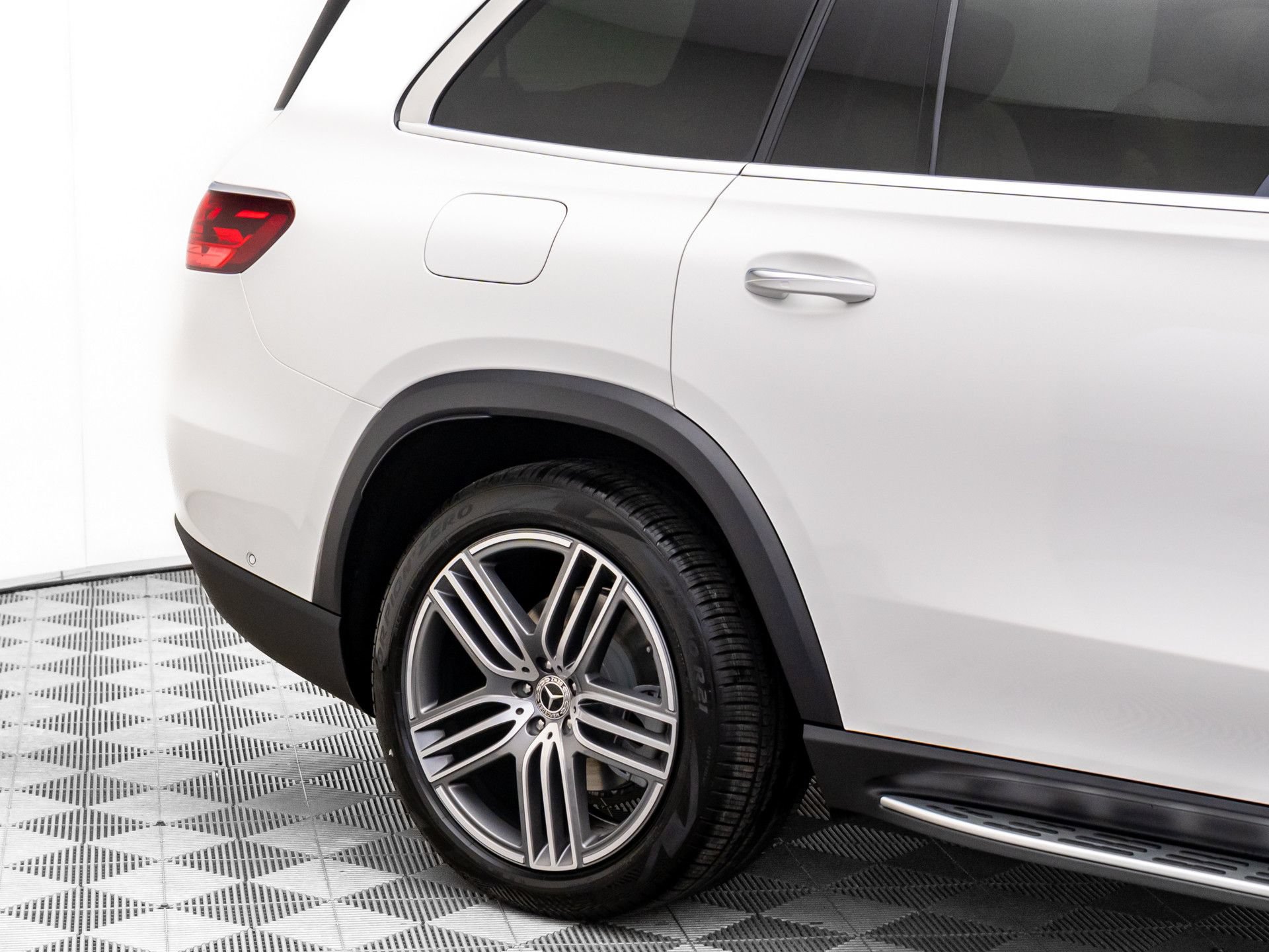 New 2026 Mercedes-Benz GLS 450 4MATIC image 35