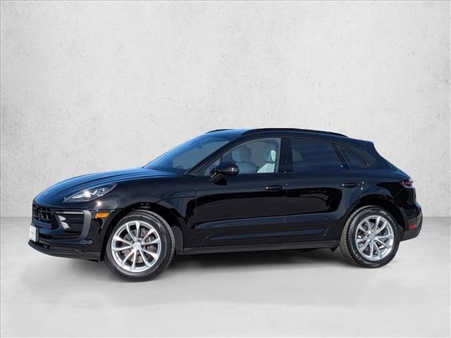 Certified 2024 Porsche Macan image 1