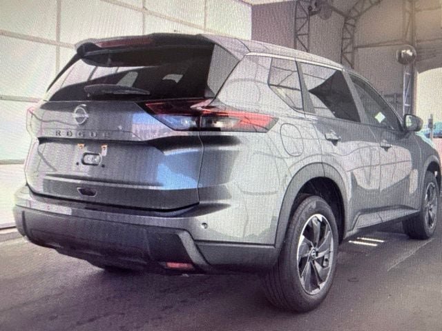 Certified 2025 Nissan Rogue SV FWD image 6