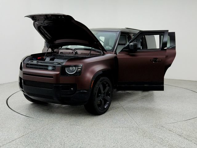 New 2026 Land Rover Defender 130 X-Dynamic SE AWD/4WD image 9