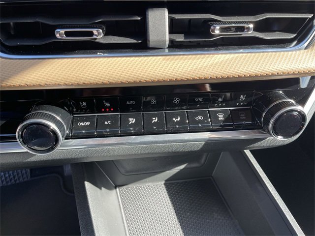 New 2026 Chevrolet Equinox ACTIV w/ Convenience Package III image 19