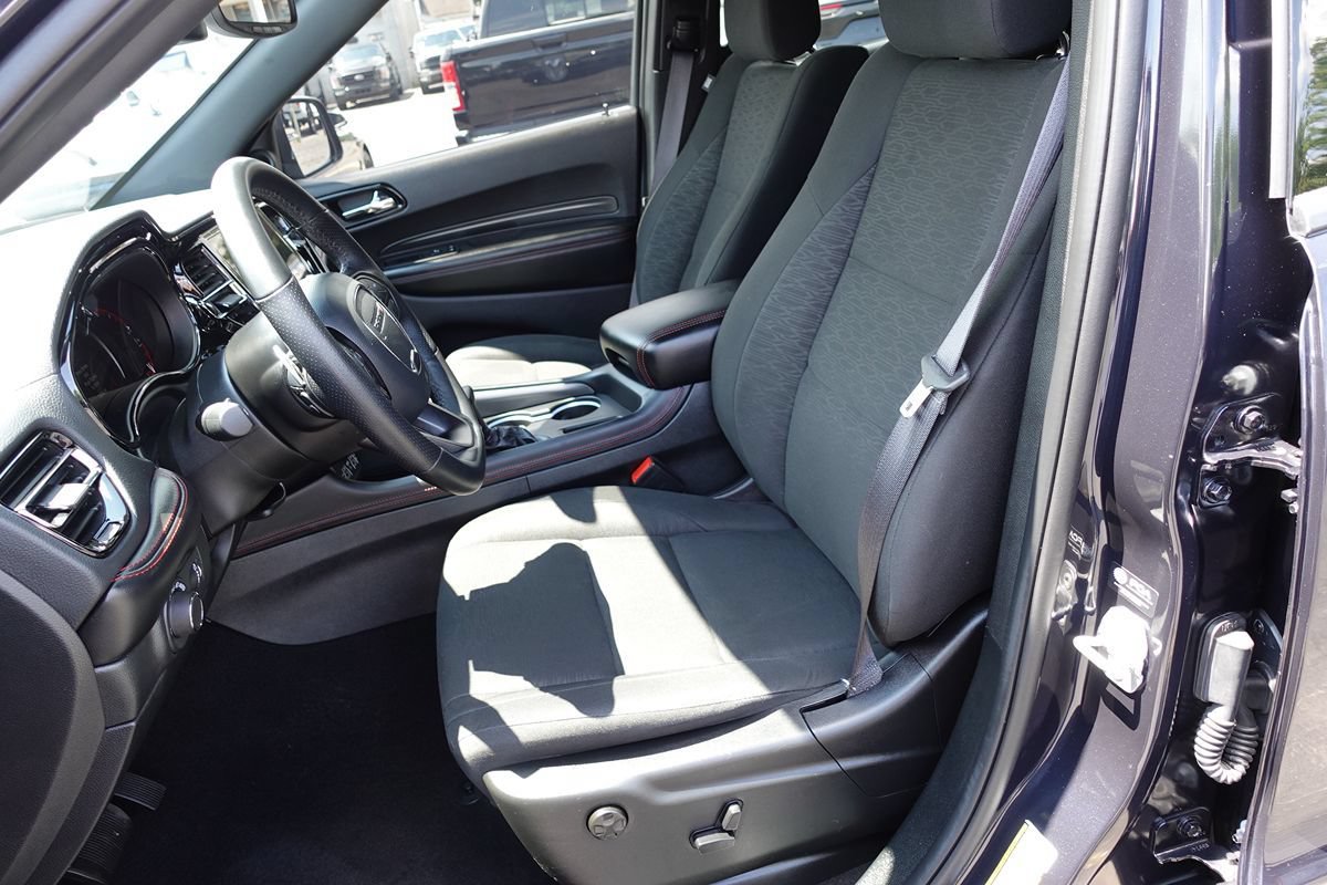 Used 2025 Dodge Durango GT w/ Blacktop Package AWD/4WD image 21