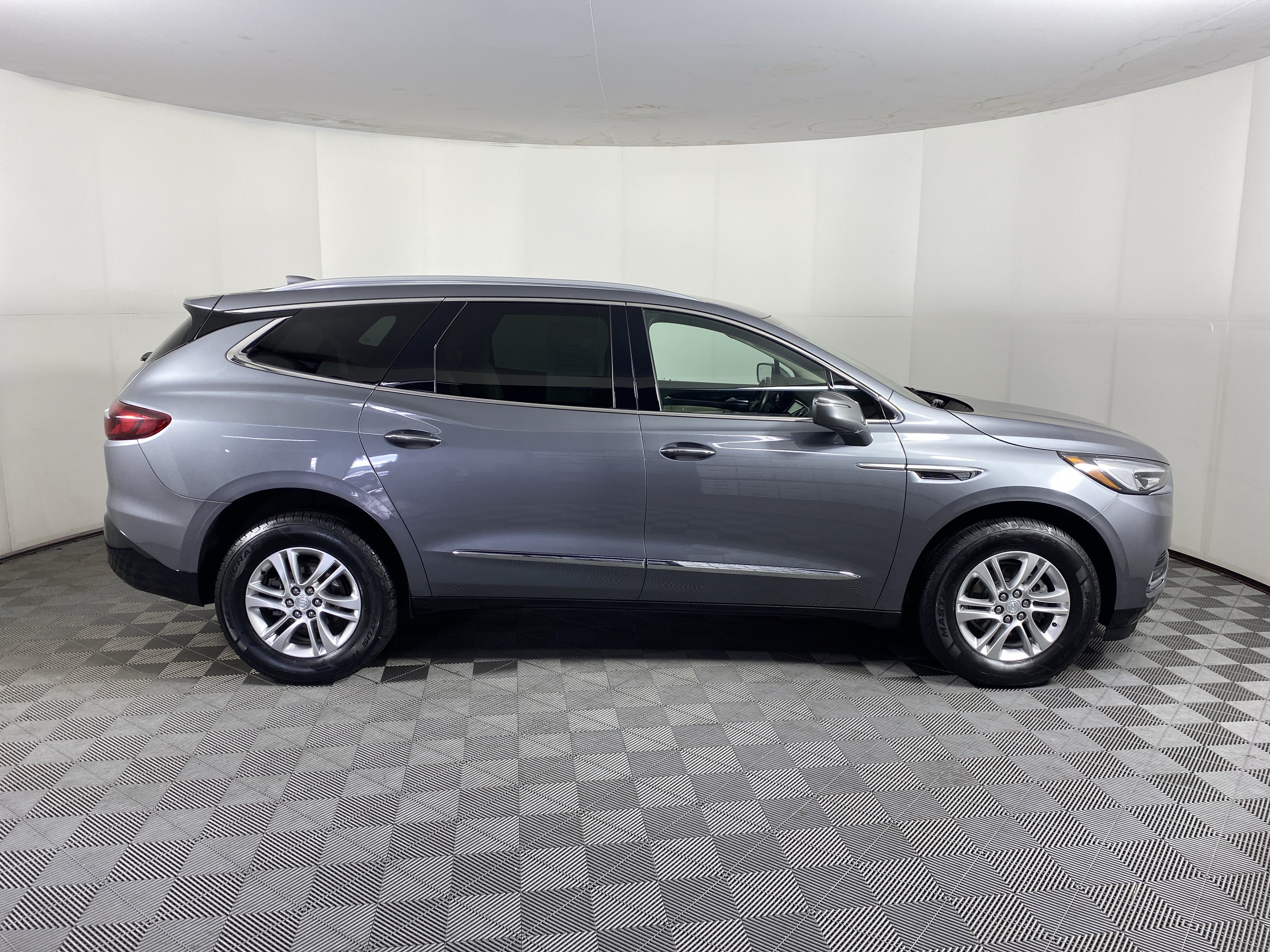 Used 2020 Buick Enclave Essence AWD/4WD image 6
