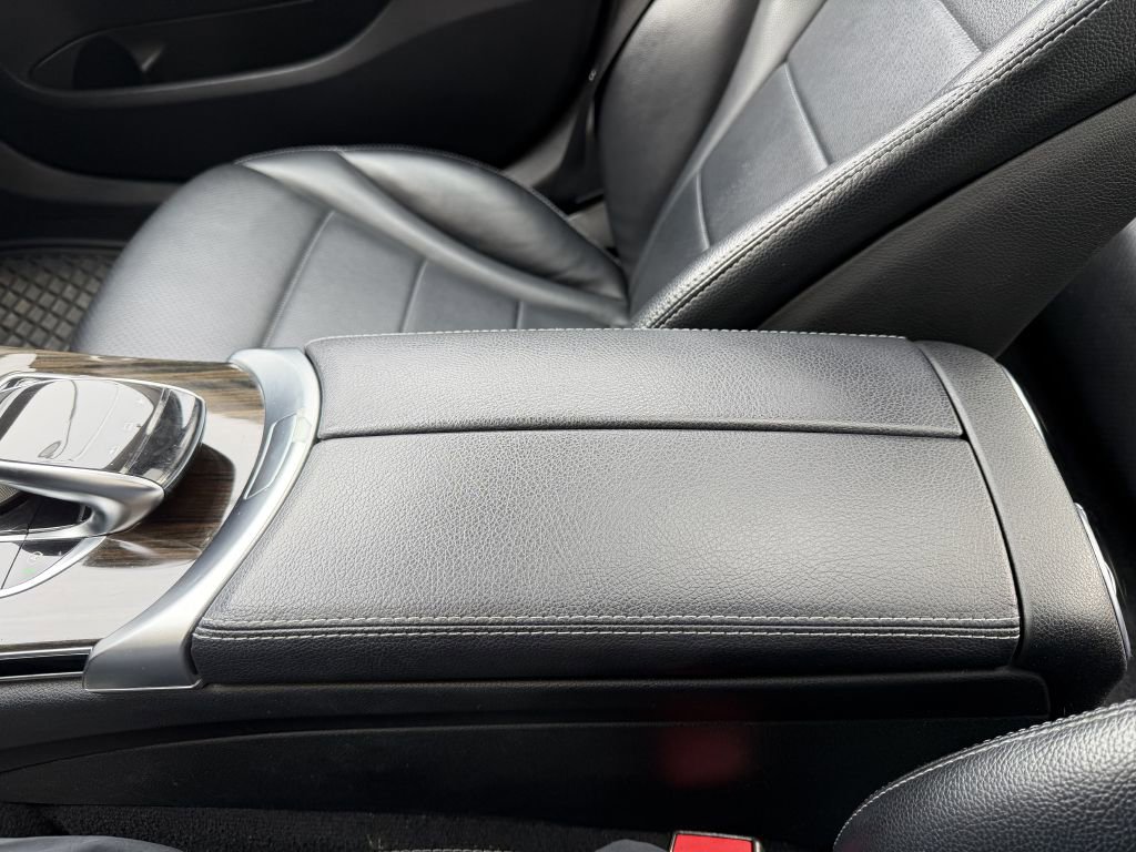 Used 2016 Mercedes-Benz C 300 4MATIC Sedan image 37