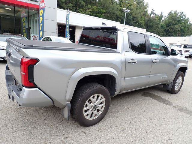 Certified 2025 Toyota Tacoma SR5 AWD/4WD image 3